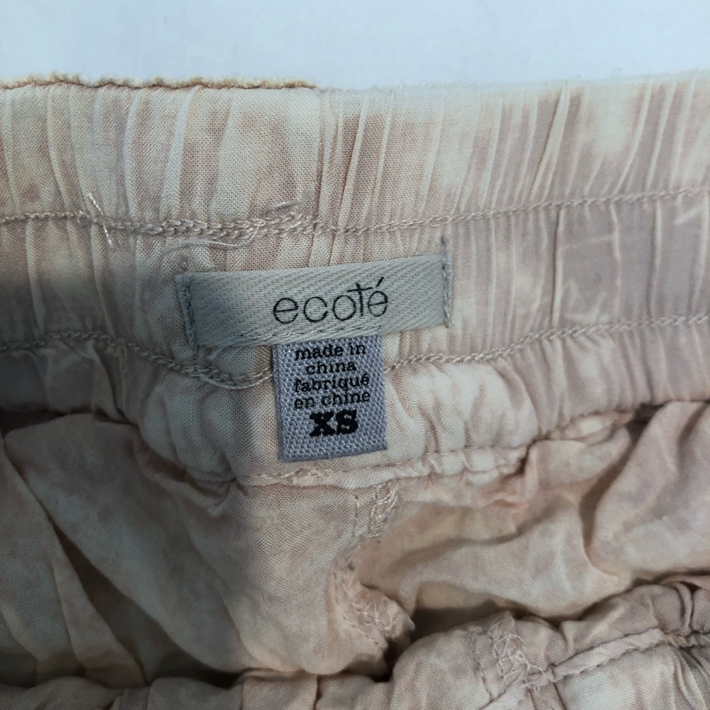 Ecote Shorts - Picture 2 of 3